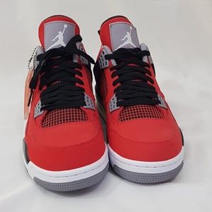 Jordan Retro 4 Toro Bravo sz9